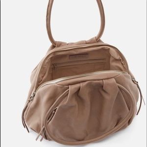 Hobo International Divine Handbag in Soft Hide, Taupe, NWOT